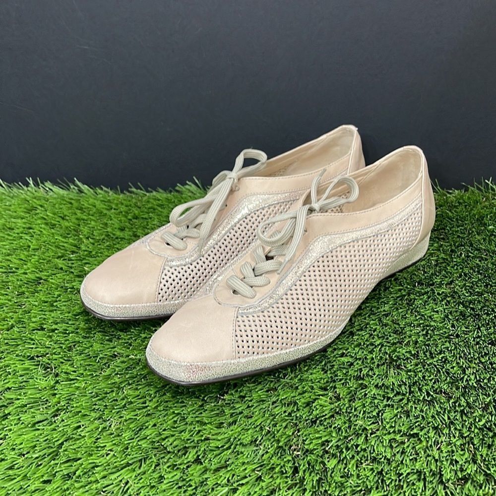 Amalfi by Rangoni Women's Elestina Lace-Up